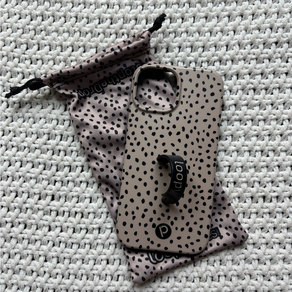 Loopy Mocha Dot case for iPhone 15